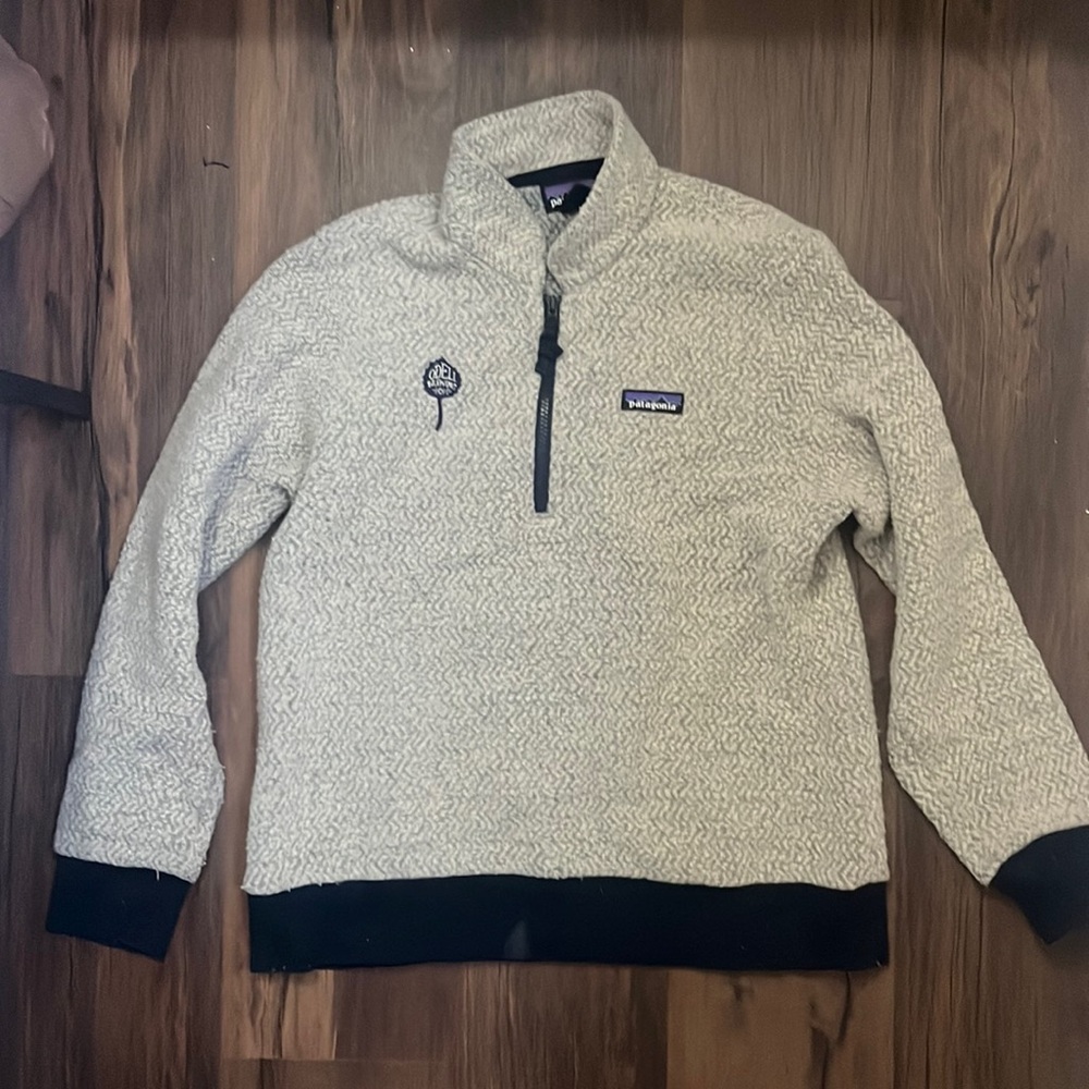 Flash Sale: Patagonia Half-Zip Fleece Pullover, size medium